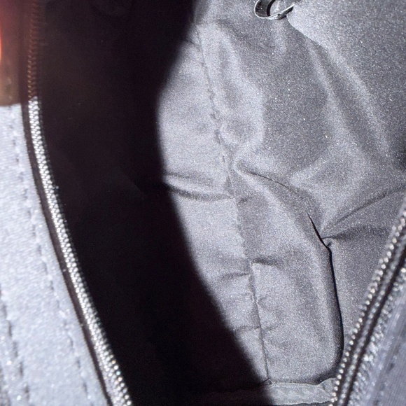 Chanel Beauté 3 piece Cosmetic Case Set - Picture 6 of 9